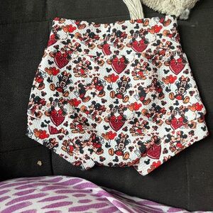 B 10    Small Shop Bummies-- Valentine's Mickey and Minnie